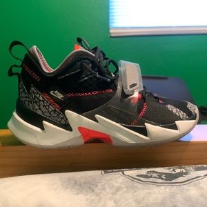 The brand is Jordan they are a size 6y